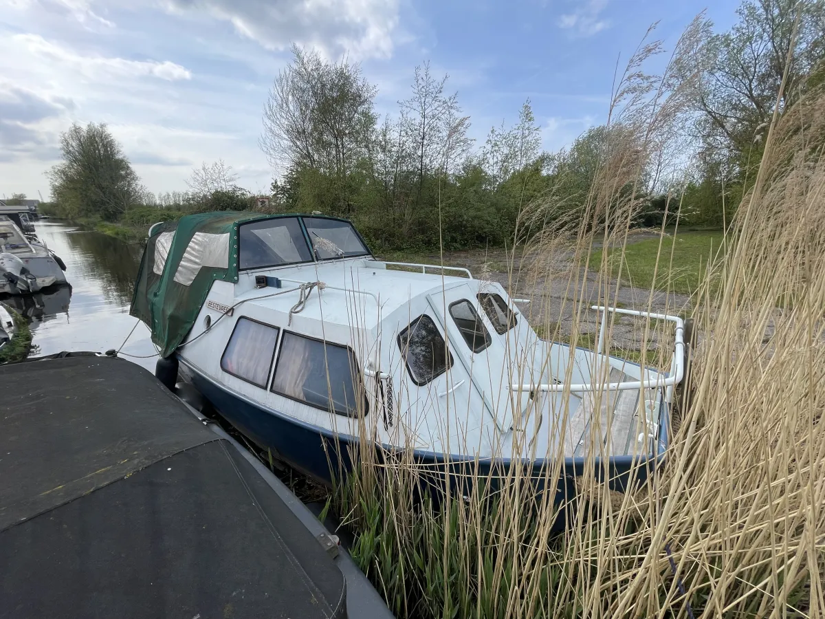 Steel Motorboat Doerak 600