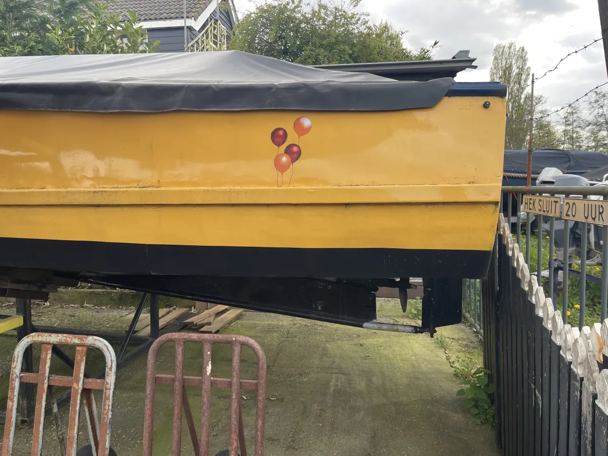 Staal Motorboot Motorboat 800