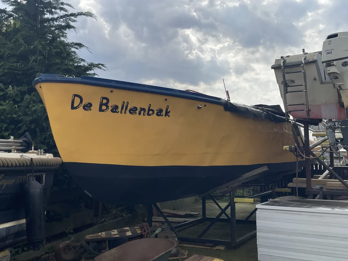 Staal Motorboot Motorboat 800
