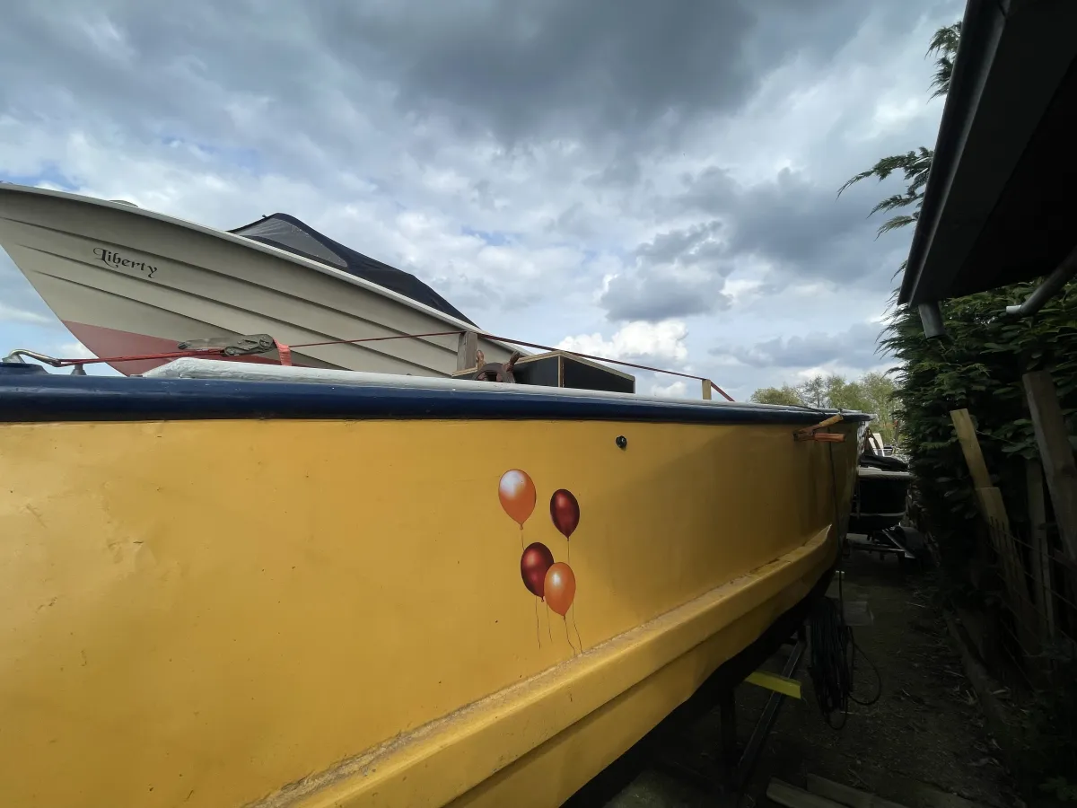 Staal Motorboot Motorboat 800