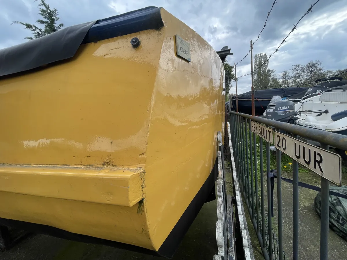 Staal Motorboot Motorboat 800