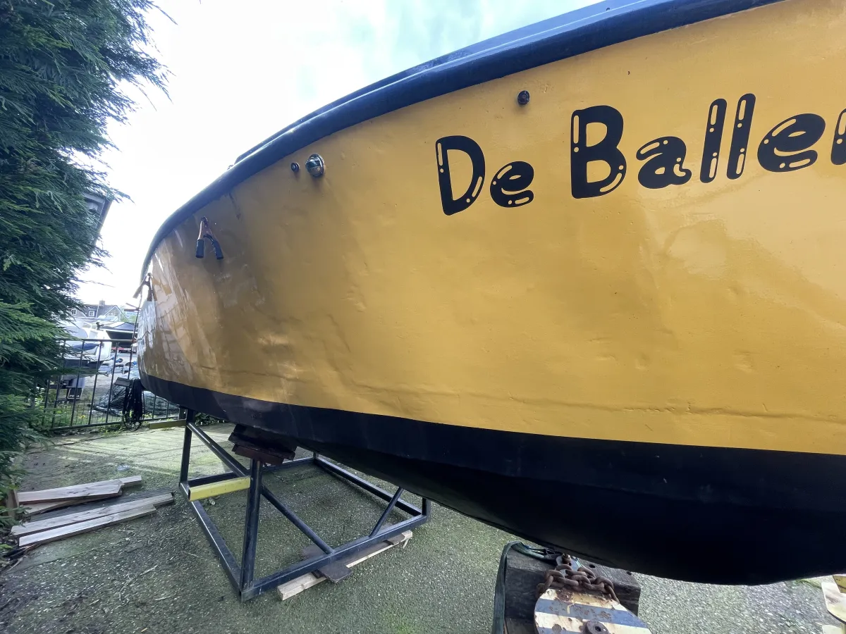 Staal Motorboot Motorboat 800