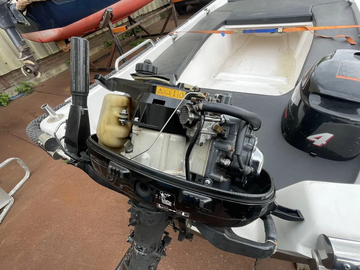 Polyester Sloep Elegance 430