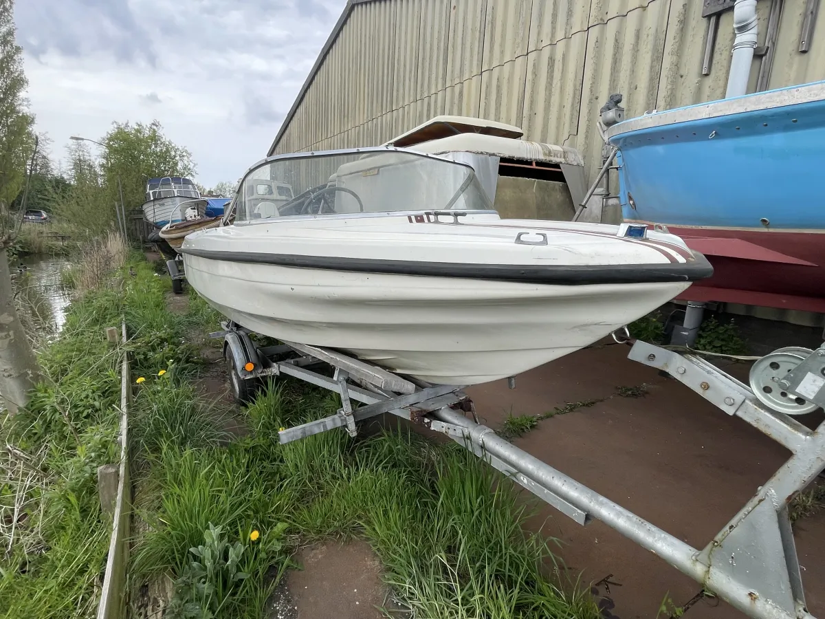 Polyester Speedboat A hellas 500