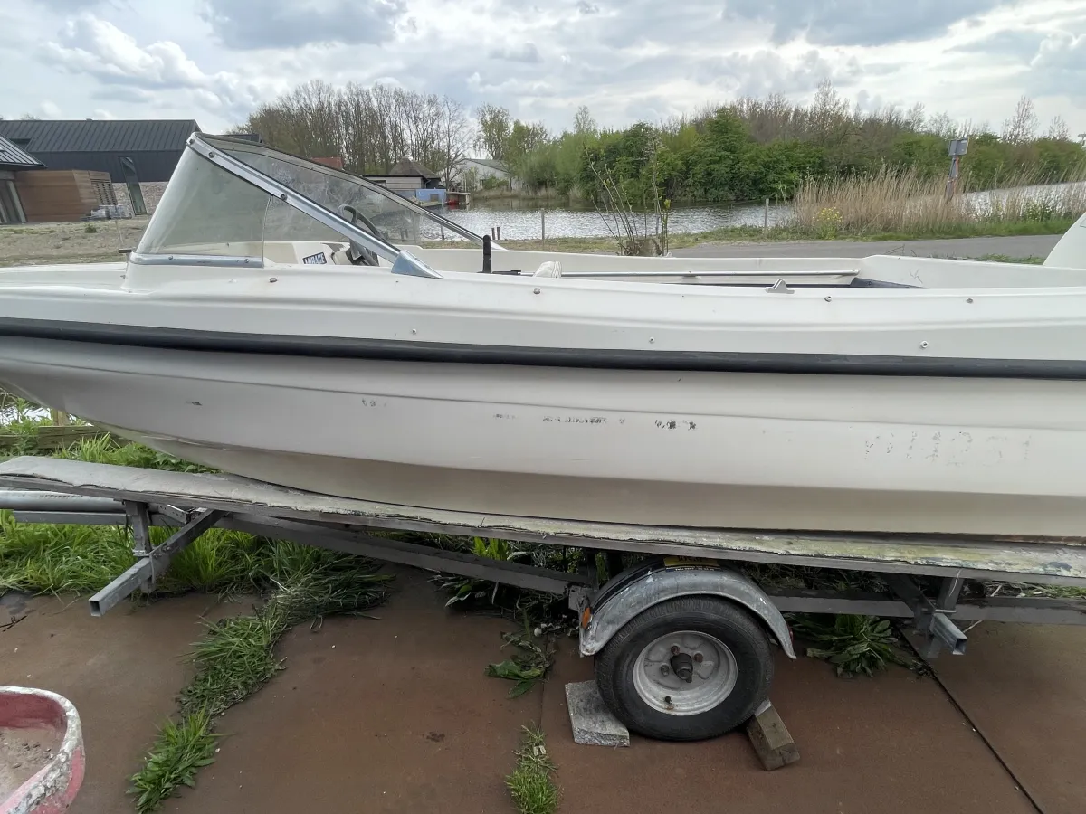 Polyester Speedboat A hellas 500