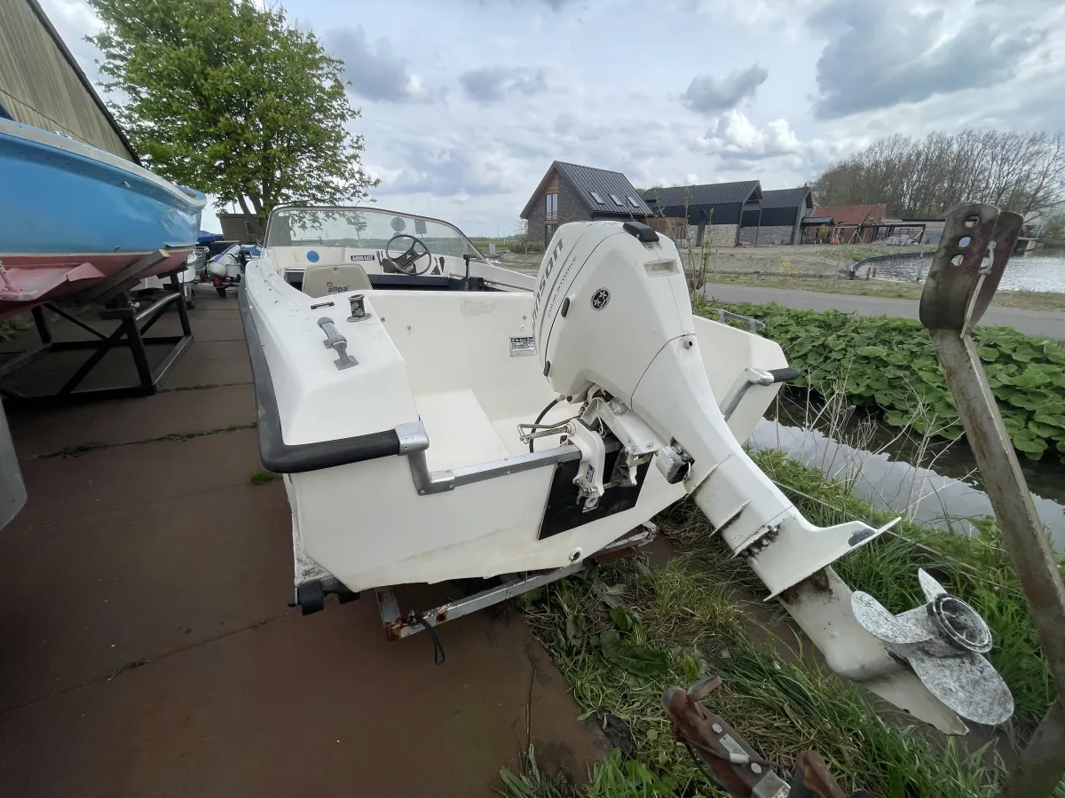 Polyester Speedboat A hellas 500