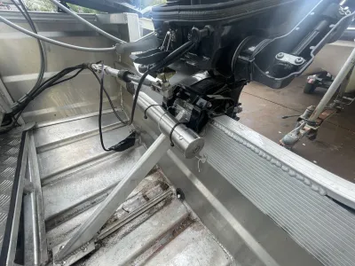 Aluminium Offenes Motorboot Qwest B421 Foto 12