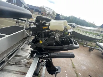Aluminium Offenes Motorboot Qwest B421 Foto 9