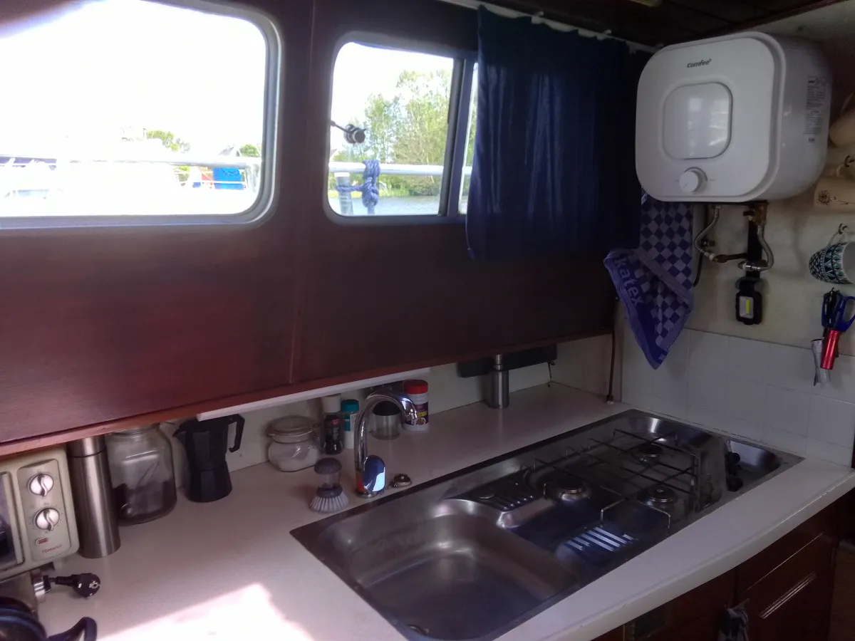 Steel Motorboat Beachcraft 1130
