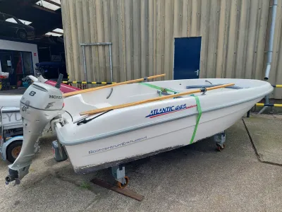 Polyester Motorboat Atlantic 445 Westwind Photo 0