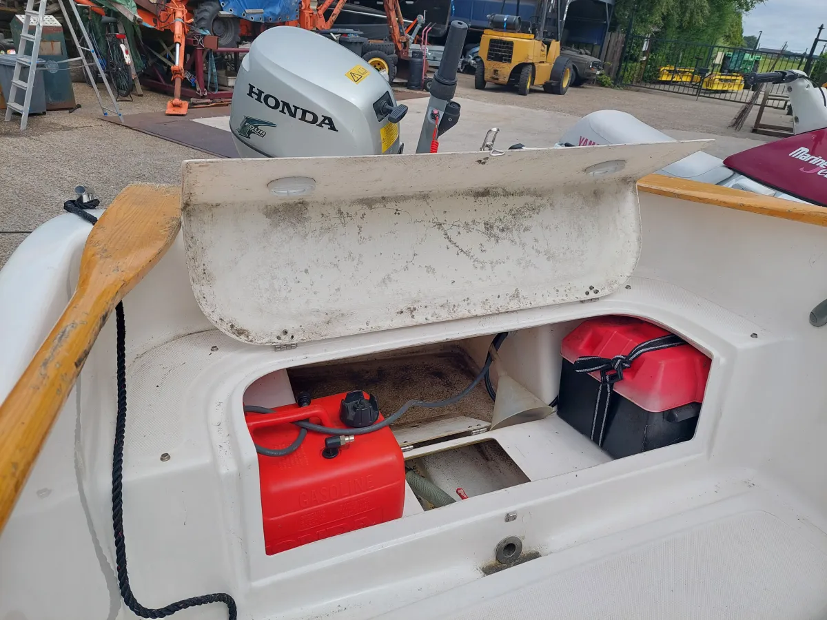 Polyester Motorboat Atlantic 445 Westwind