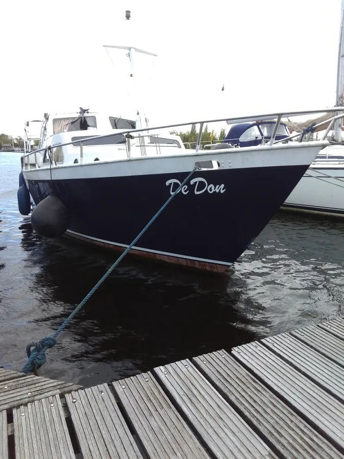 Staal Motorboot Beachcraft 1130