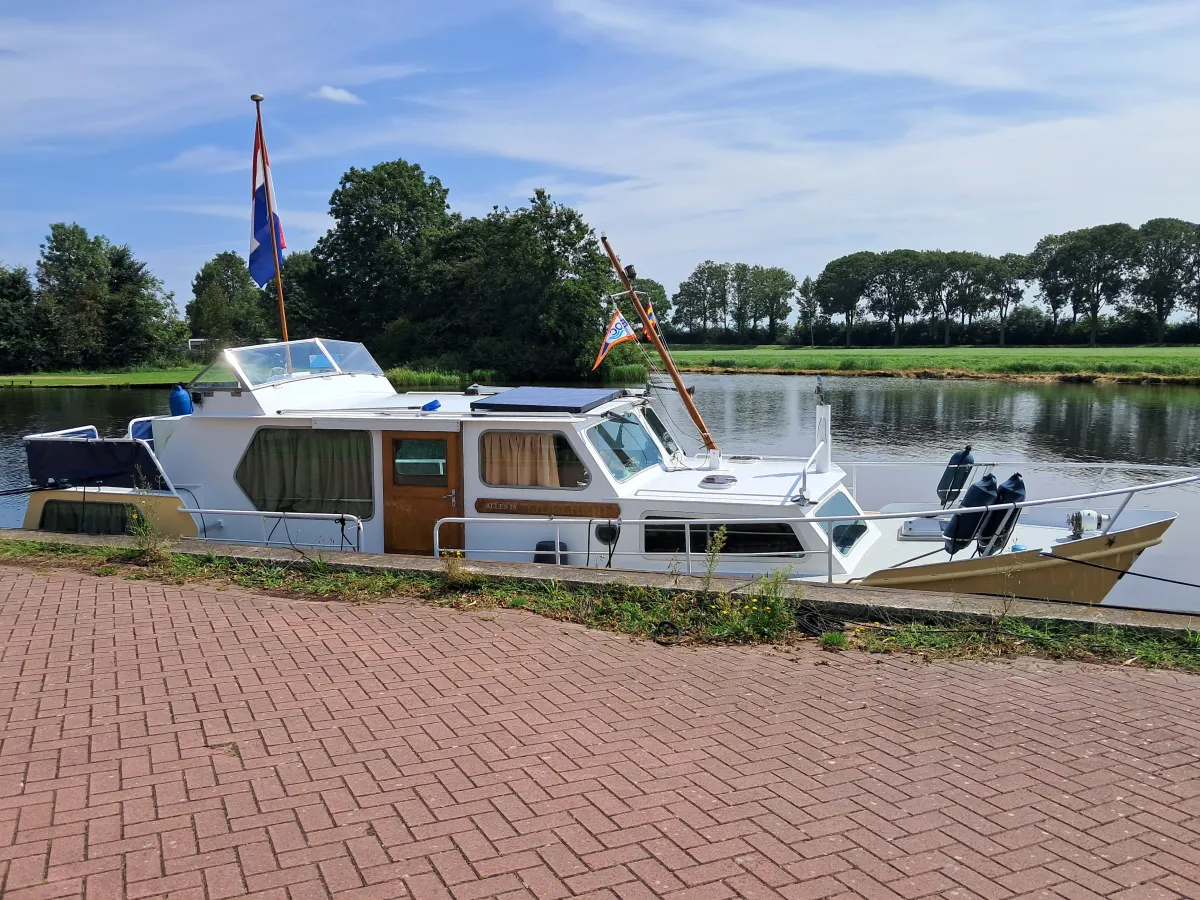 Stahl Motorboot Waterman 10.70