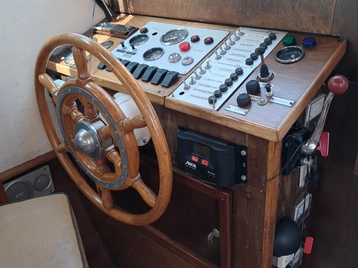 Stahl Motorboot Waterman 10.70