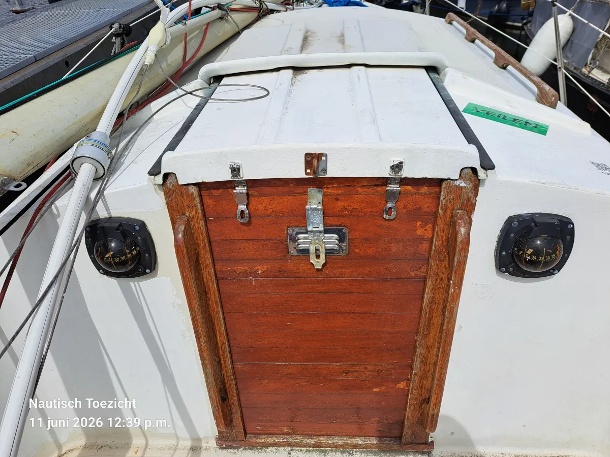 Polyester Budgetboat Cabin sailboat 820