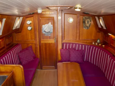 Staal Zeilboot Zeeschouw Platbodem Foto 7