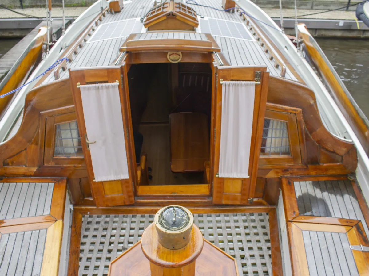 Staal Zeilboot Zeeschouw Platbodem