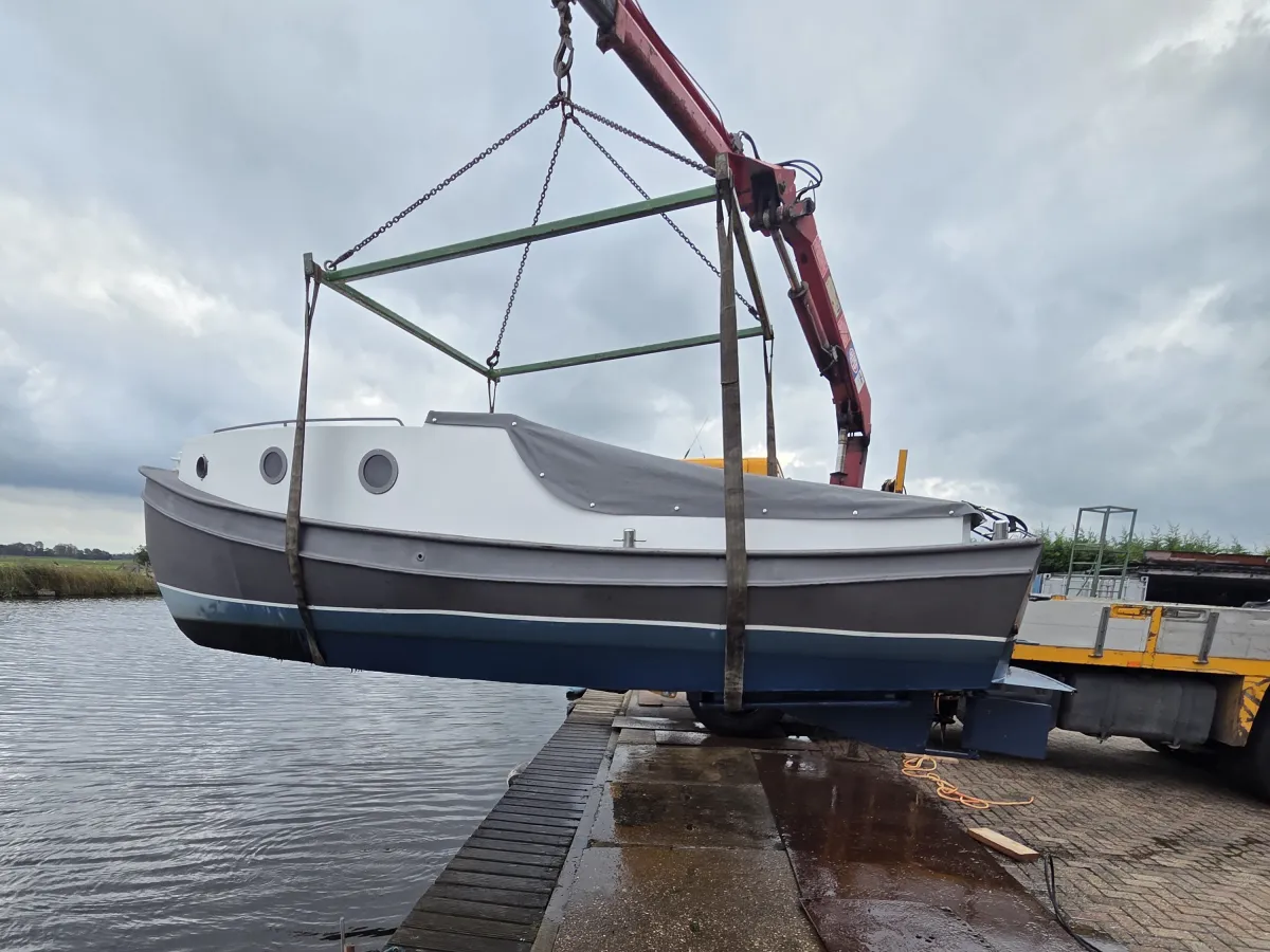 Acier Bateau à moteur Opduwer 600