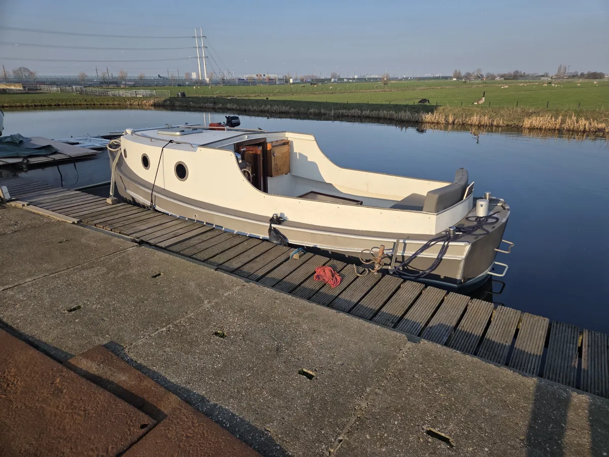 Acier Bateau à moteur Opduwer 600