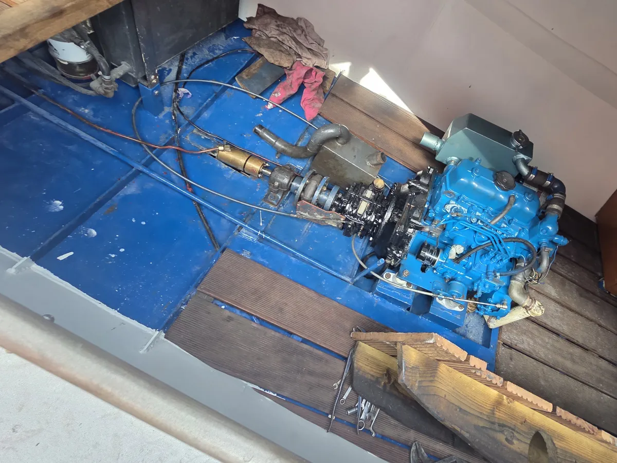 Acier Bateau à moteur Opduwer 600