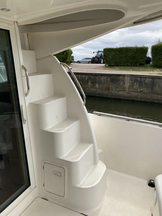 Polyester Motorboot Jeanneau Prestige 32