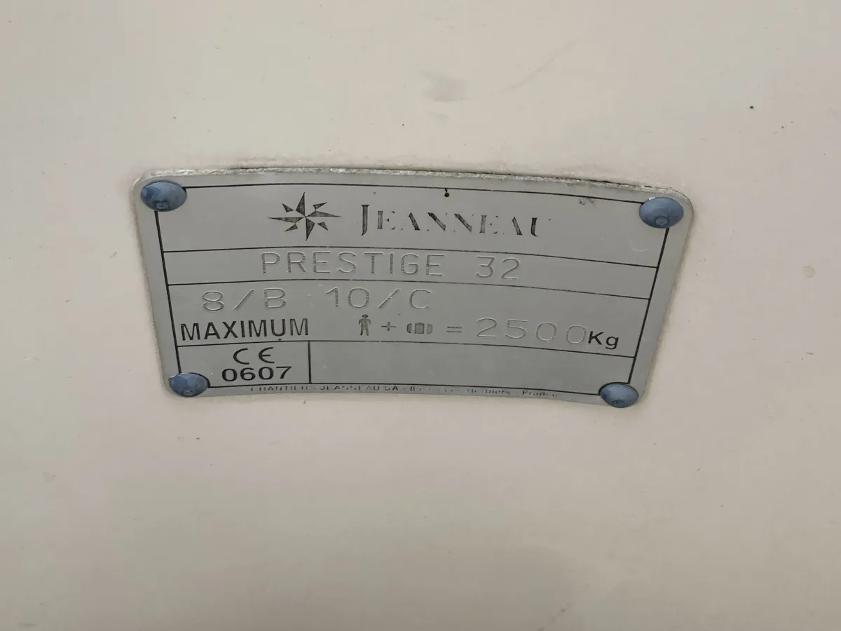 Polyester Motorboot Jeanneau Prestige 32