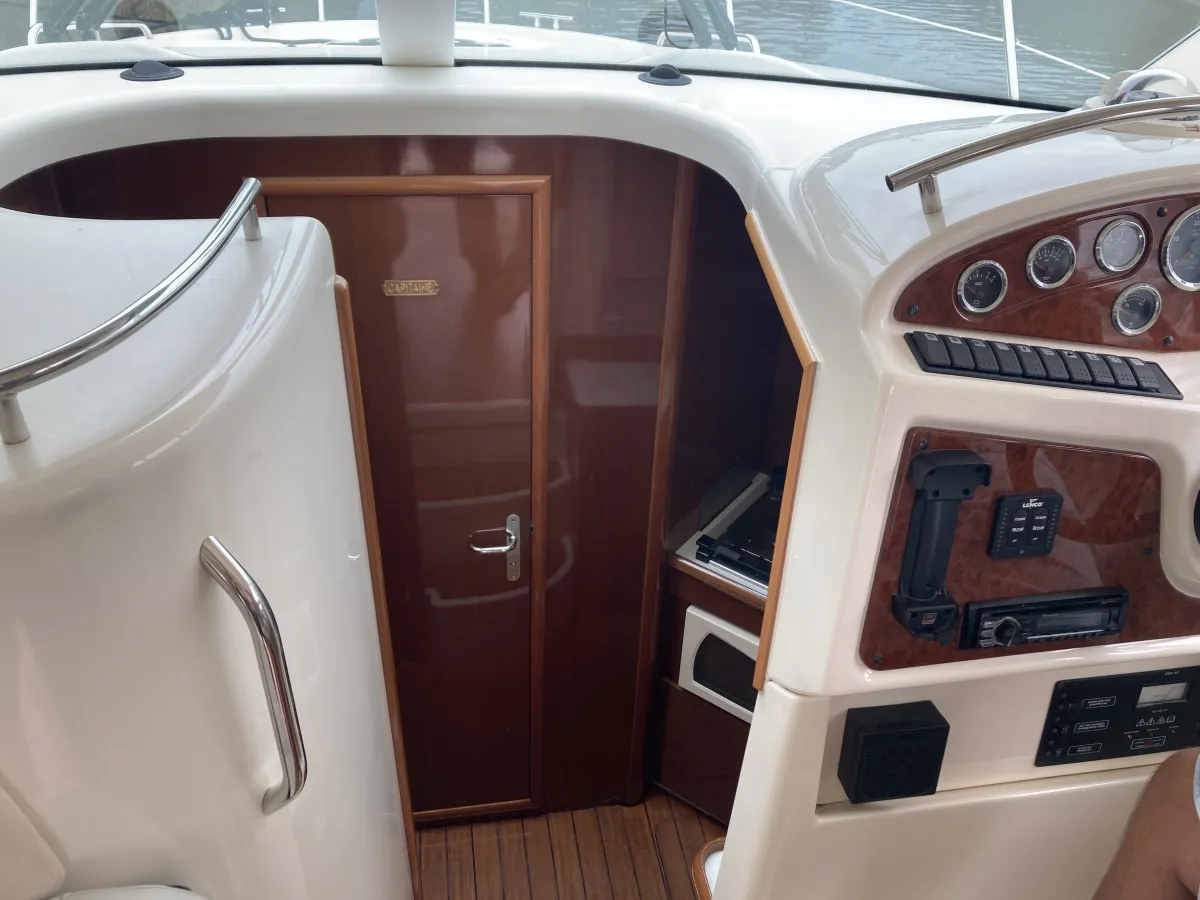 Polyester Motorboot Jeanneau Prestige 32