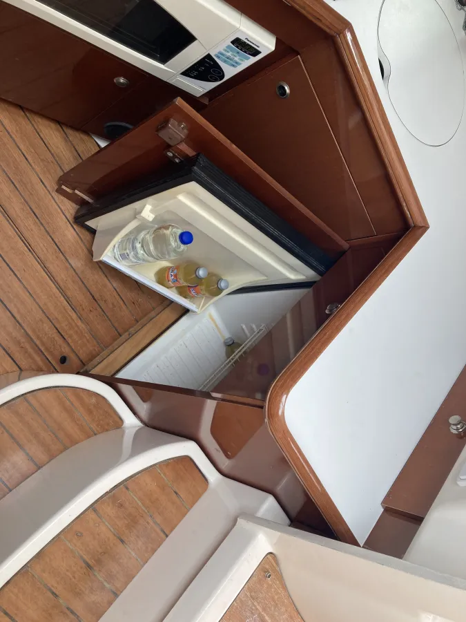 Polyester Motorboot Jeanneau Prestige 32