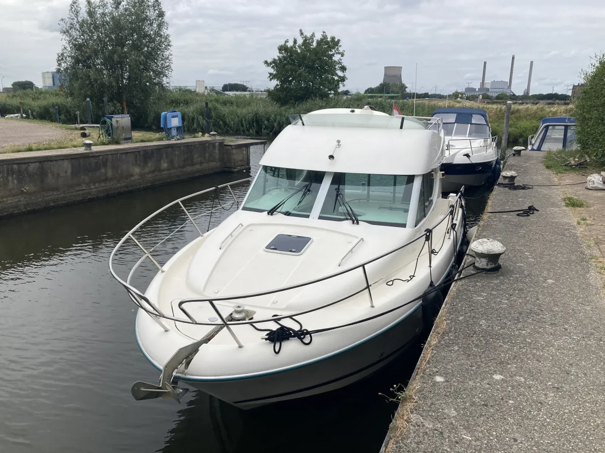 Polyester Motorboot Jeanneau Prestige 32