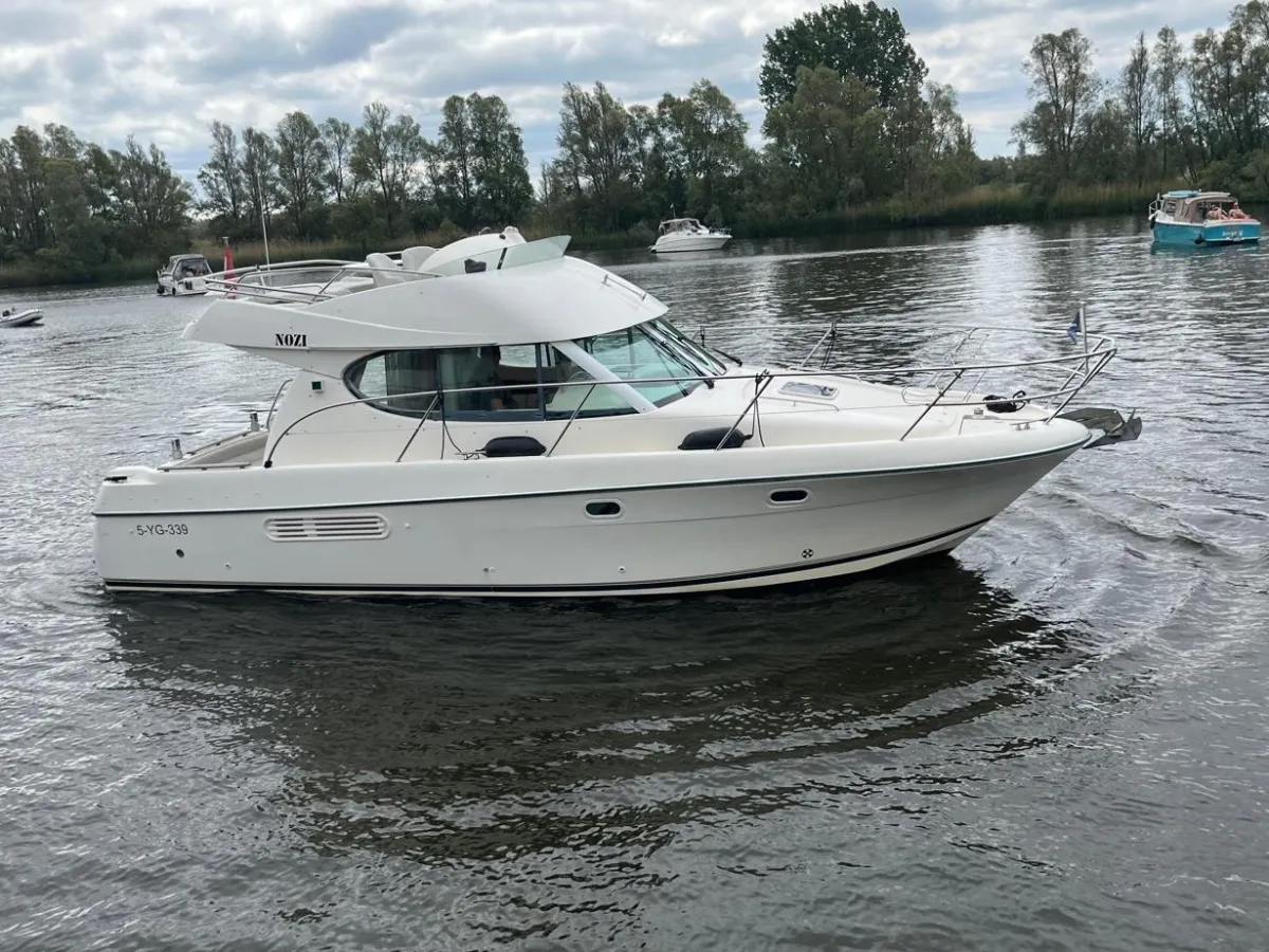 Polyester Motorboot Jeanneau Prestige 32