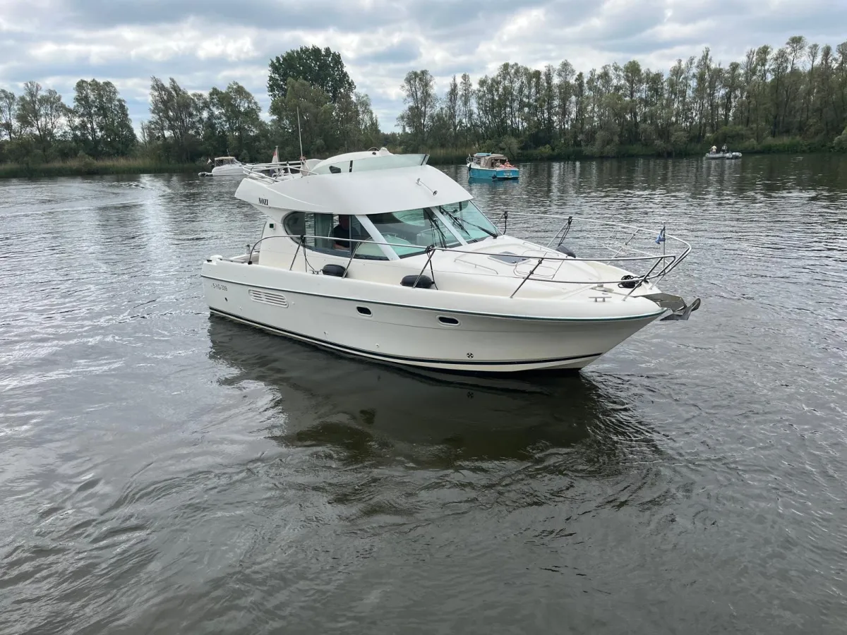 Polyester Motorboot Jeanneau Prestige 32