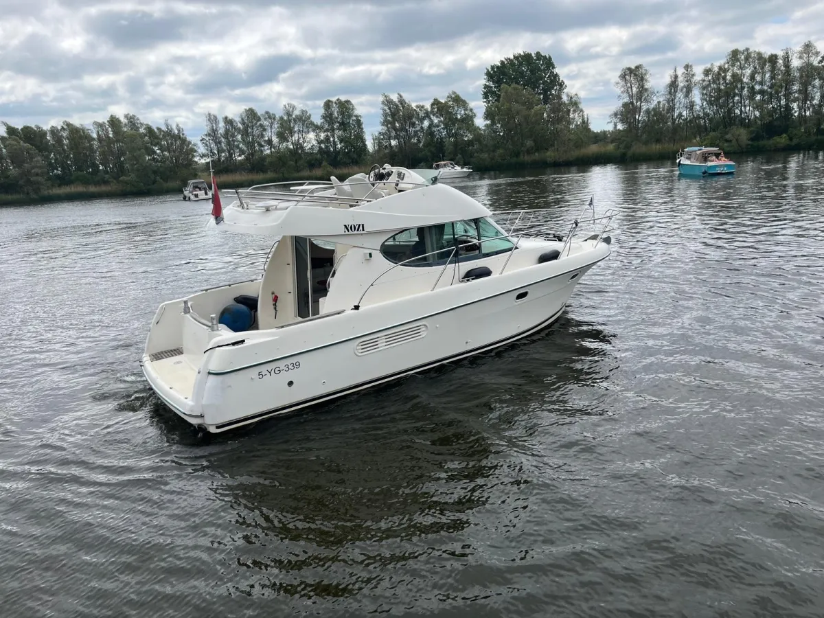 Polyester Motorboot Jeanneau Prestige 32