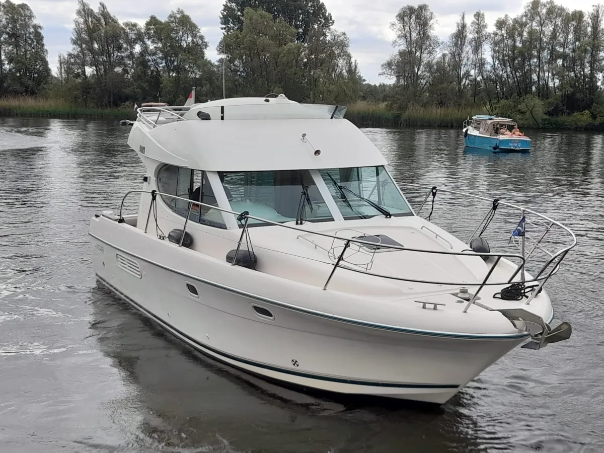 Polyester Motorboot Jeanneau Prestige 32