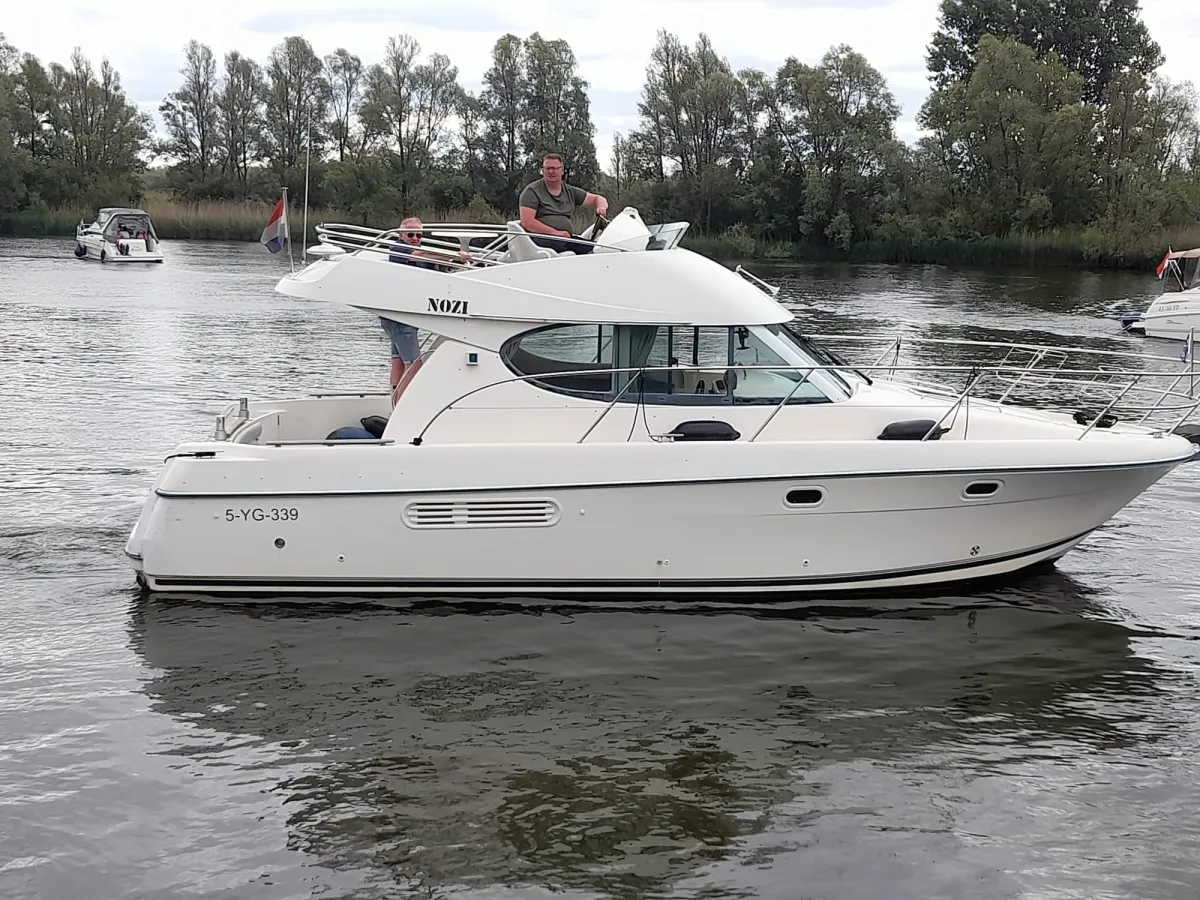Polyester Motorboot Jeanneau Prestige 32