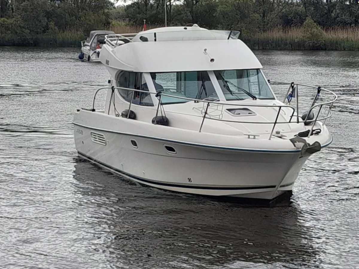 Polyester Motorboot Jeanneau Prestige 32