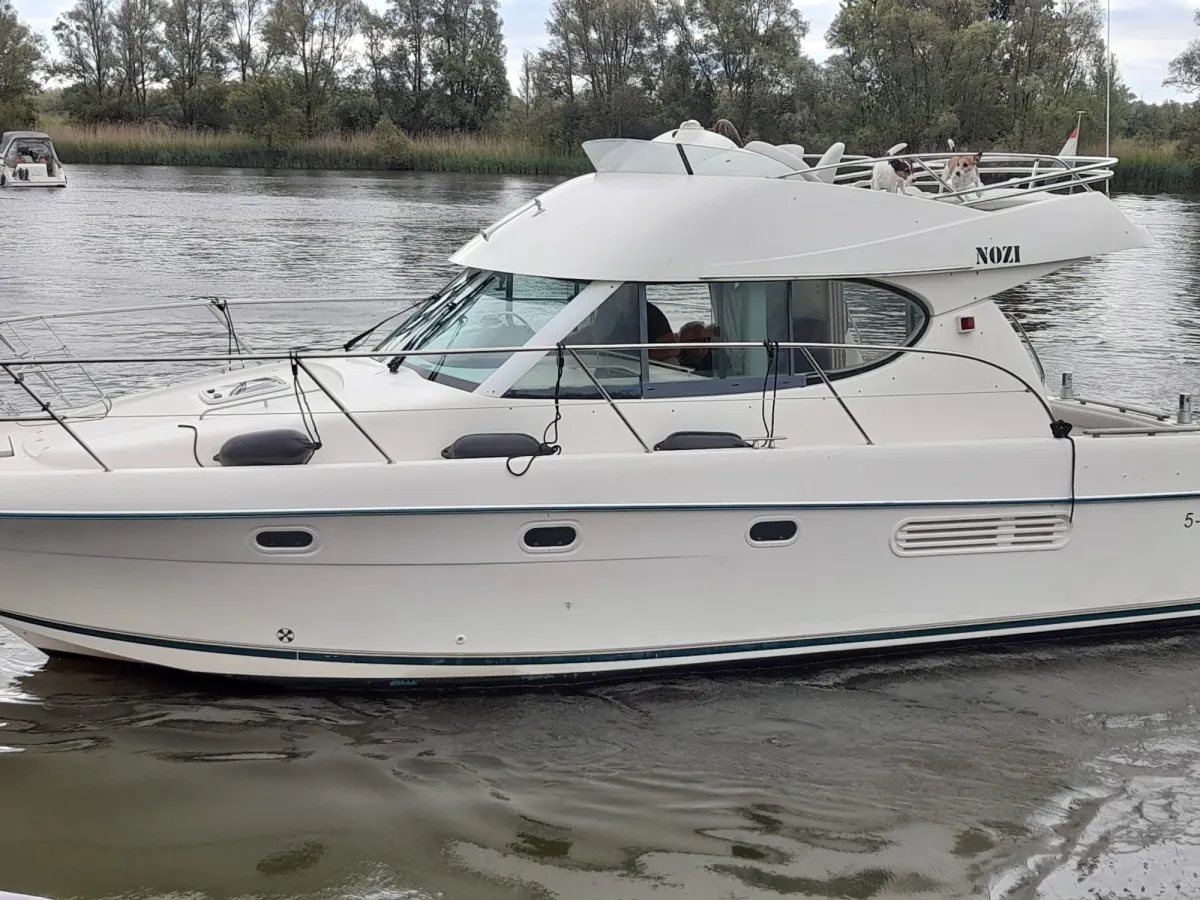 Polyester Motorboot Jeanneau Prestige 32