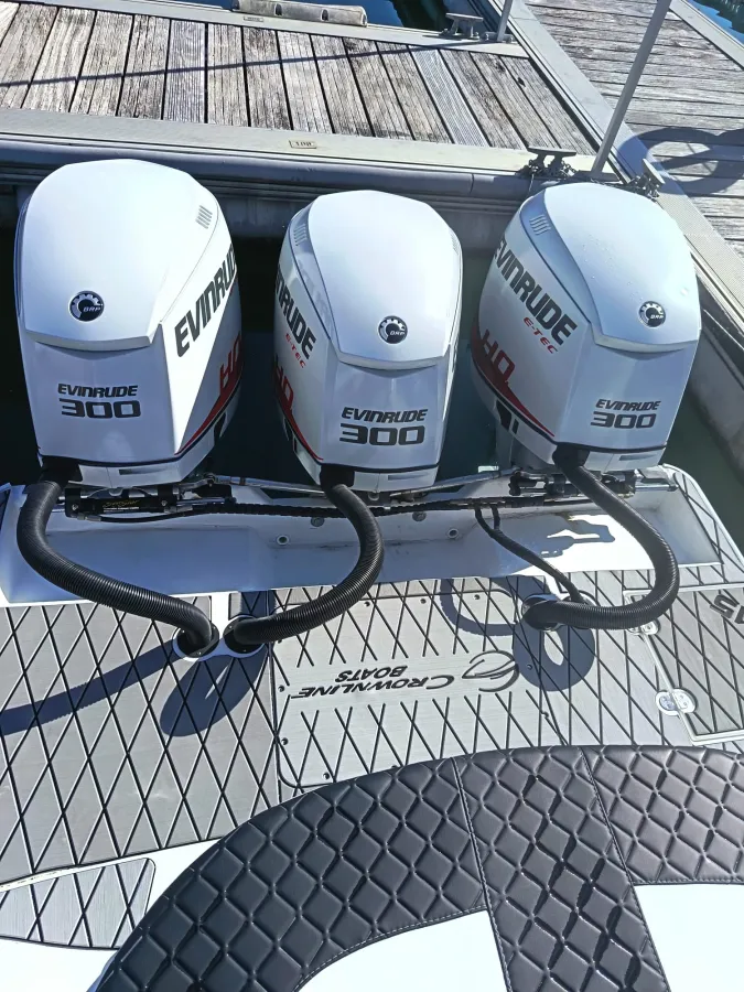 Polyester Schnellboot Crownline 315 SCR