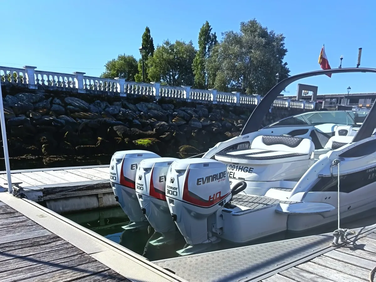 Polyester Schnellboot Crownline 315 SCR