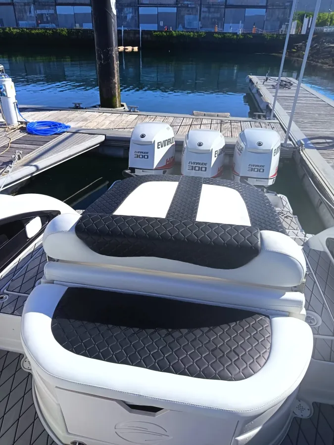 Polyester Schnellboot Crownline 315 SCR