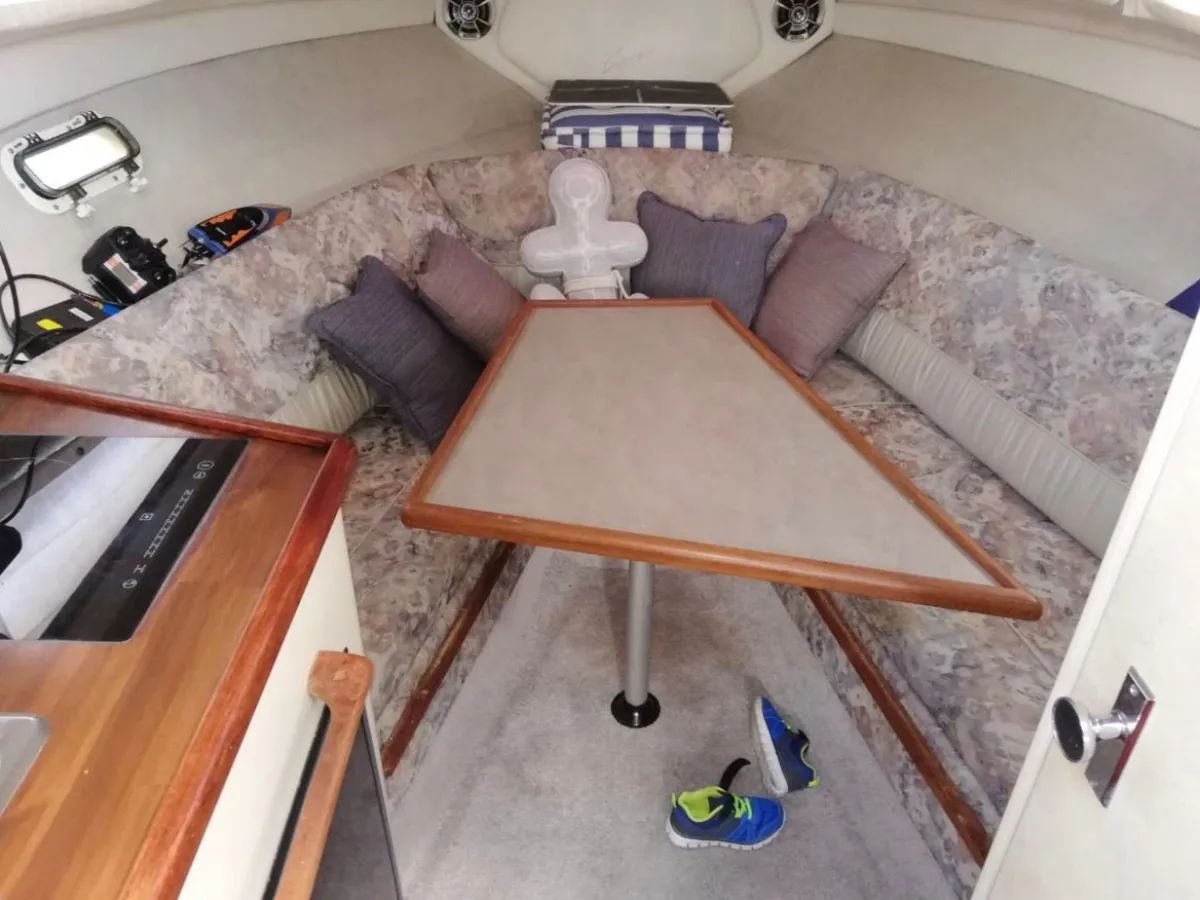 Polyester Speedboot Bayliner 2355
