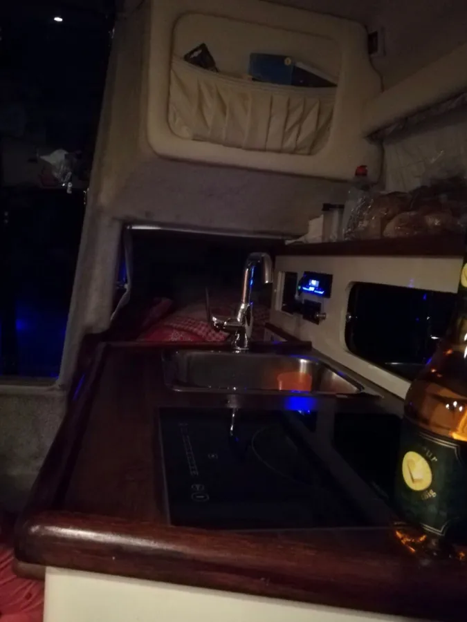Polyester Speedboot Bayliner 2355