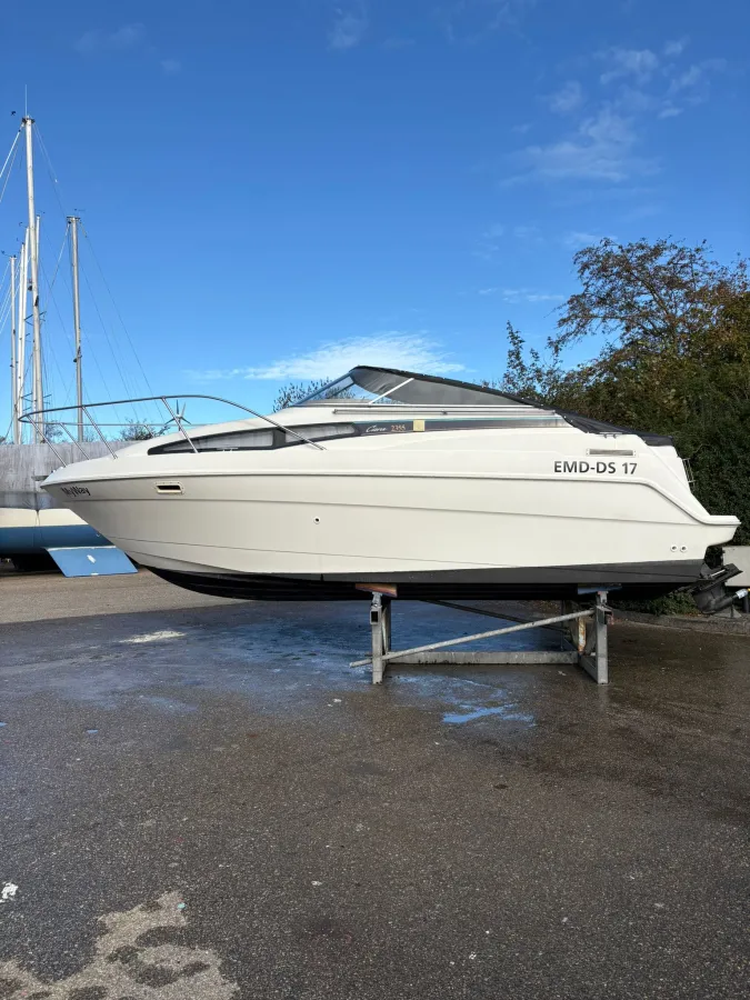 Polyester Speedboot Bayliner 2355