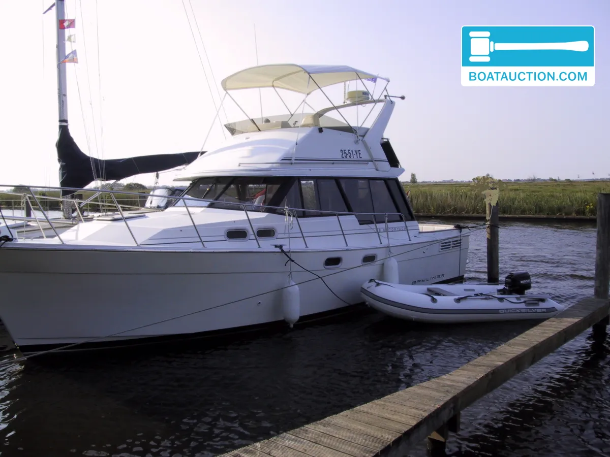 Thumbnail - Bayliner 3288