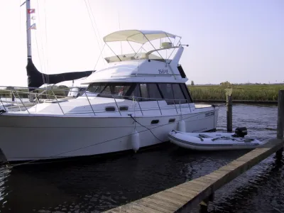 Polyester Motorboat Bayliner 3288 Photo 0