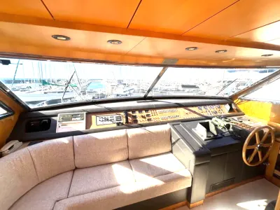Polyester Motorboat Sanlorenzo 1740 Photo 2