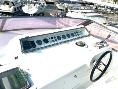 Polyester Motorboat Sanlorenzo 1740 Photo 7