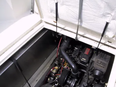Polyester Motorboat Bayliner 3288 Photo 3