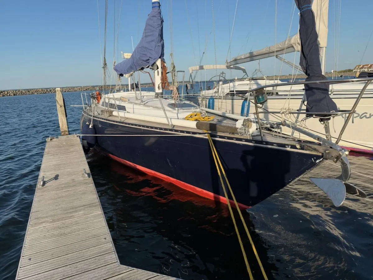 Polyester Sailboat Standfast 40S