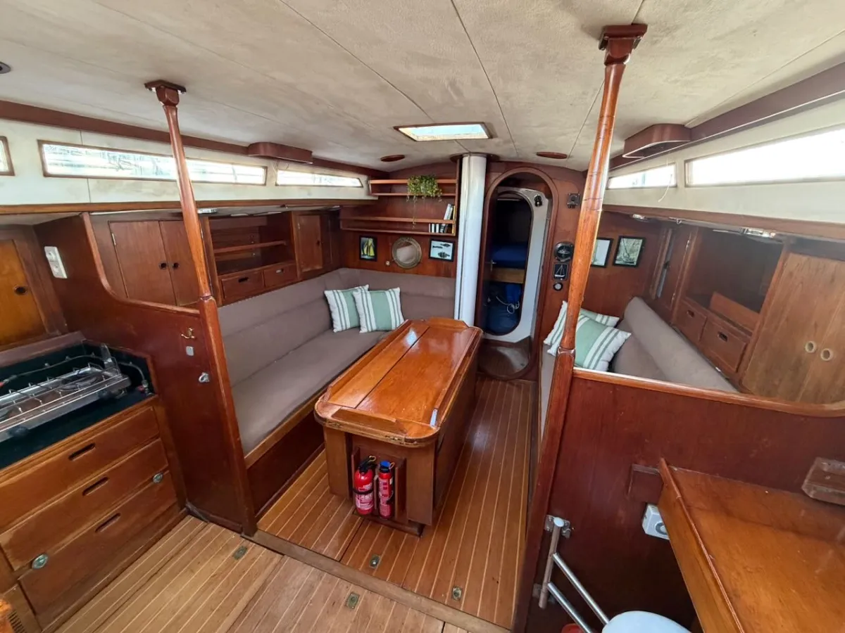 Polyester Sailboat Standfast 40S