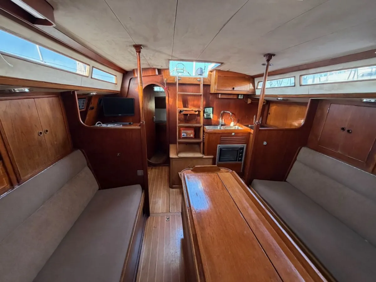 Polyester Sailboat Standfast 40S